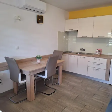 House Snjezana Pensionat