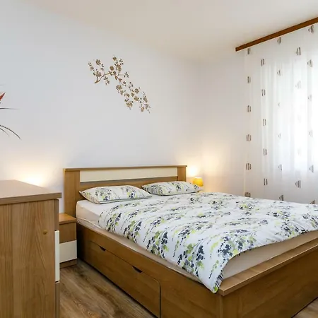 Guest house House Snjezana