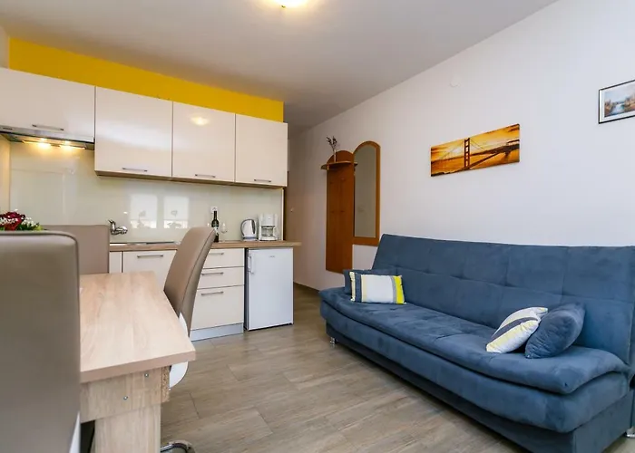 House Snjezana Penzion 3*