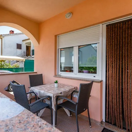 House Snjezana Vendégház 3*